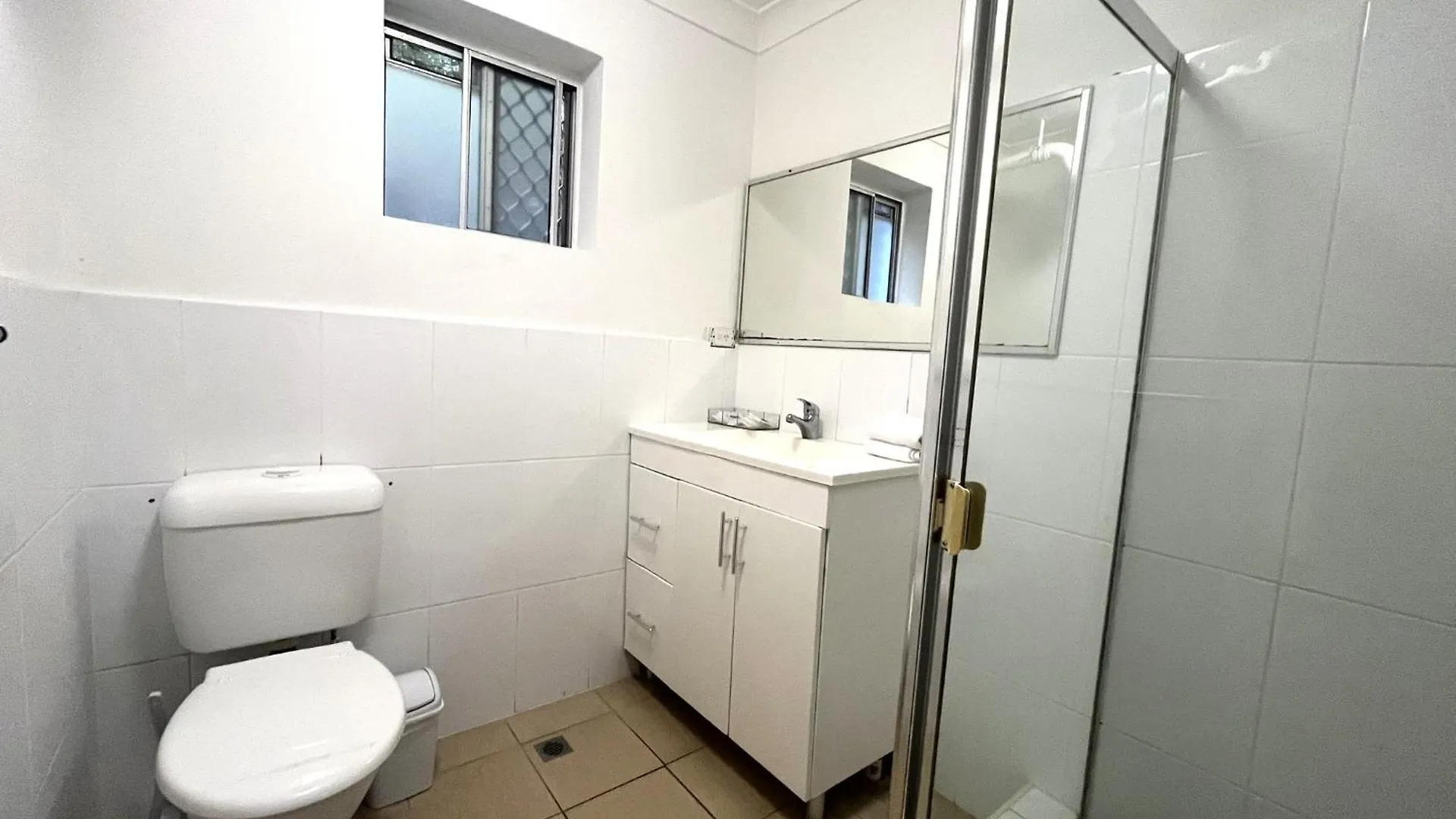 *** Motel Browns Broadbeach Gold Coast Australia