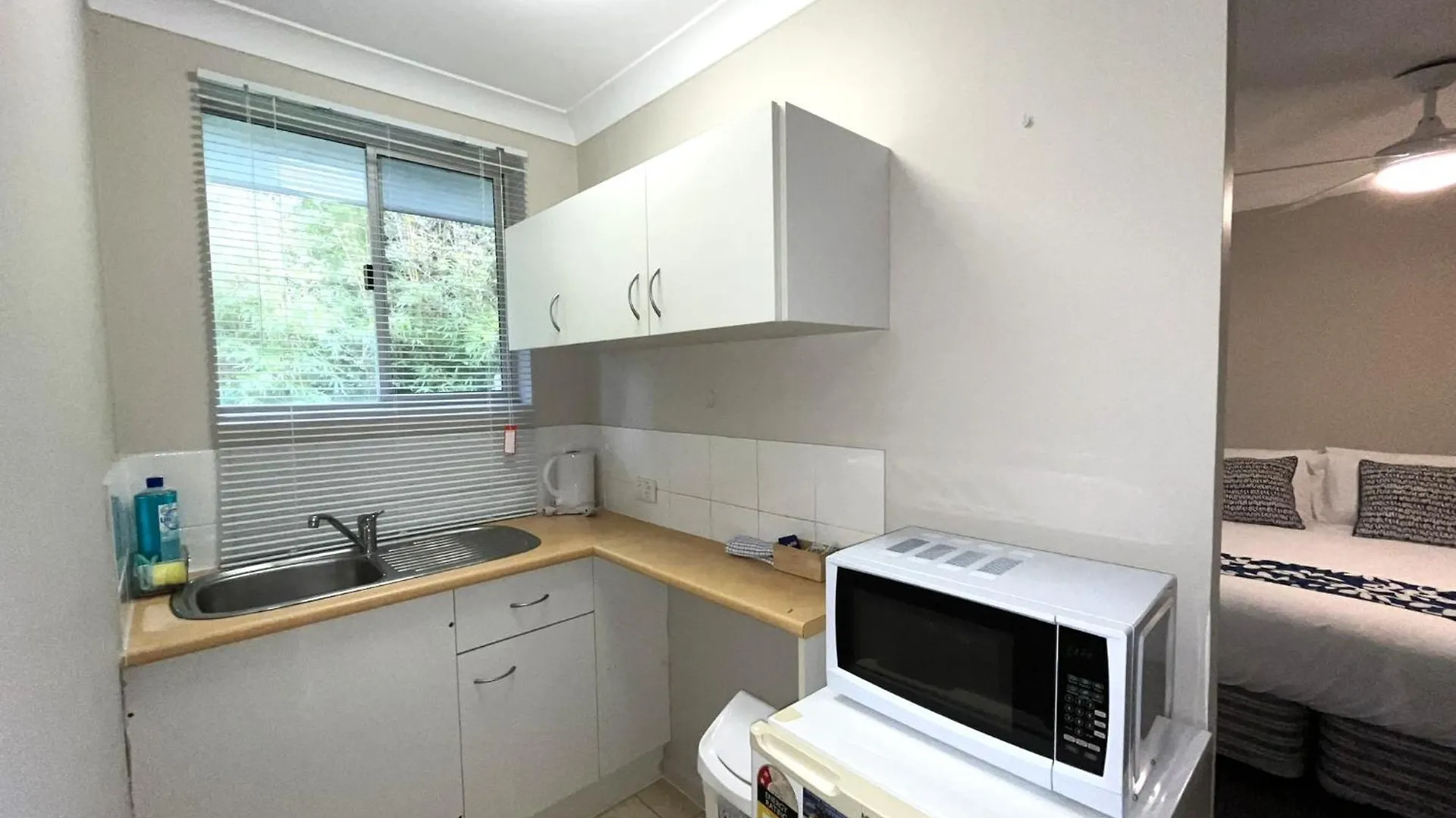 Browns Broadbeach 골드코스트 3*,