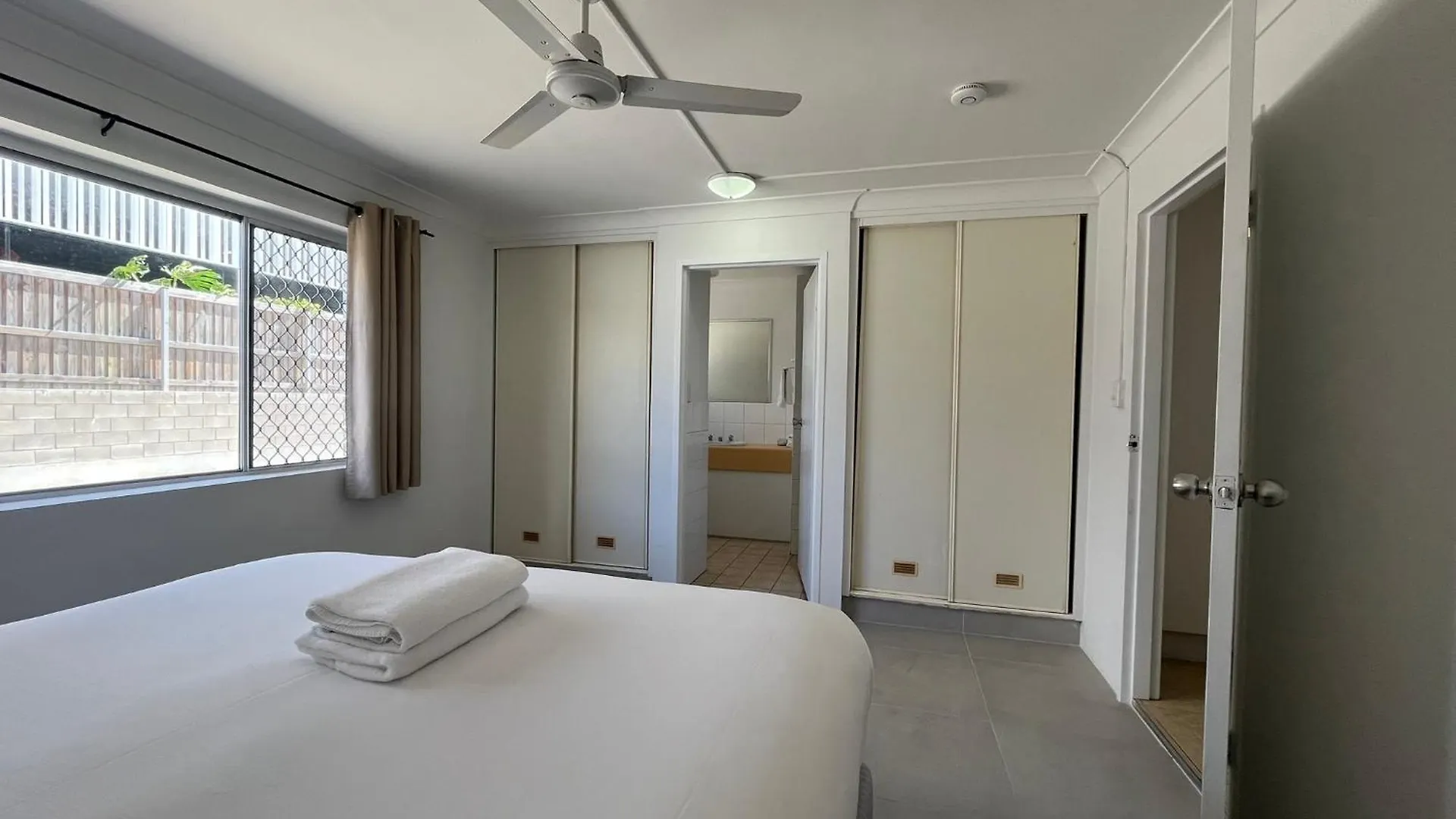 Browns Broadbeach 골드코스트 3*,  오스트레일리아